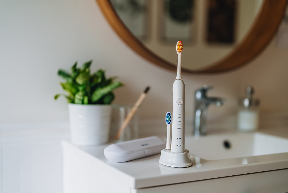 Электрическая зубная щетка Smiley Pro White белая в интернет магазине Smiley: цены, отзывы, характеристики
